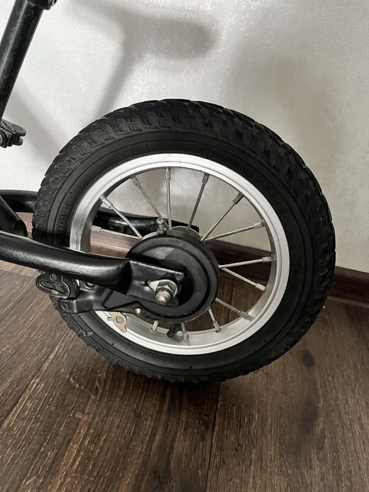 Продам  беговел