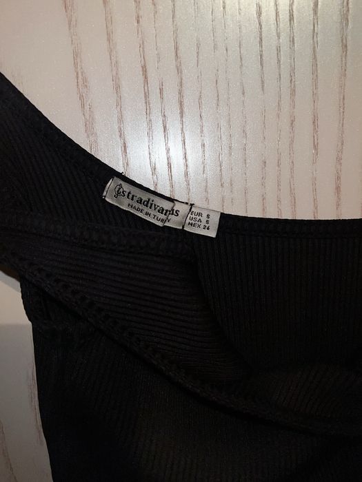 Top versatil Stradivarius