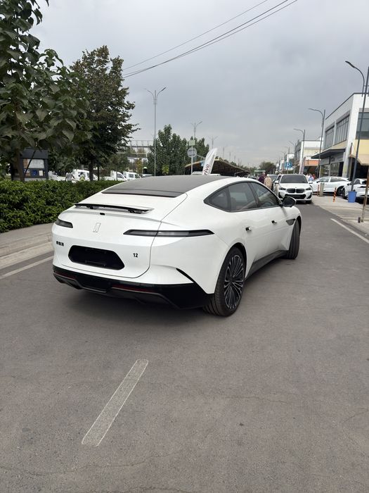 Avatr 12 Premium Elektro Sedan