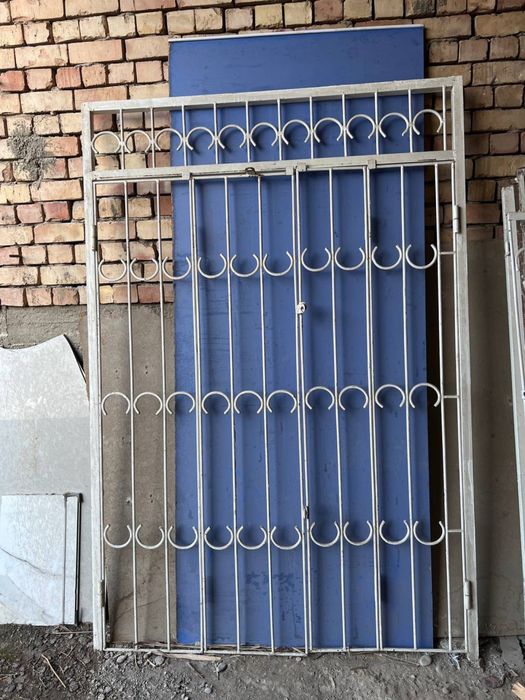 Решетка дверная для магазина бу