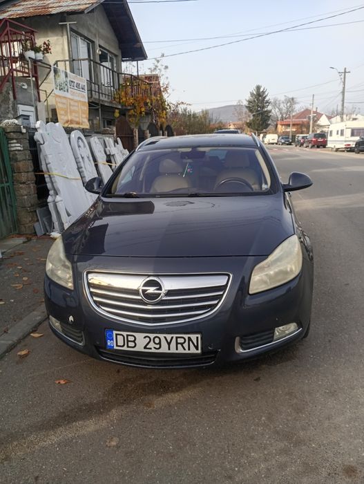 Opel Insignia 2.0 CDTI • Diesel • Automată • 2010 • Berlină
