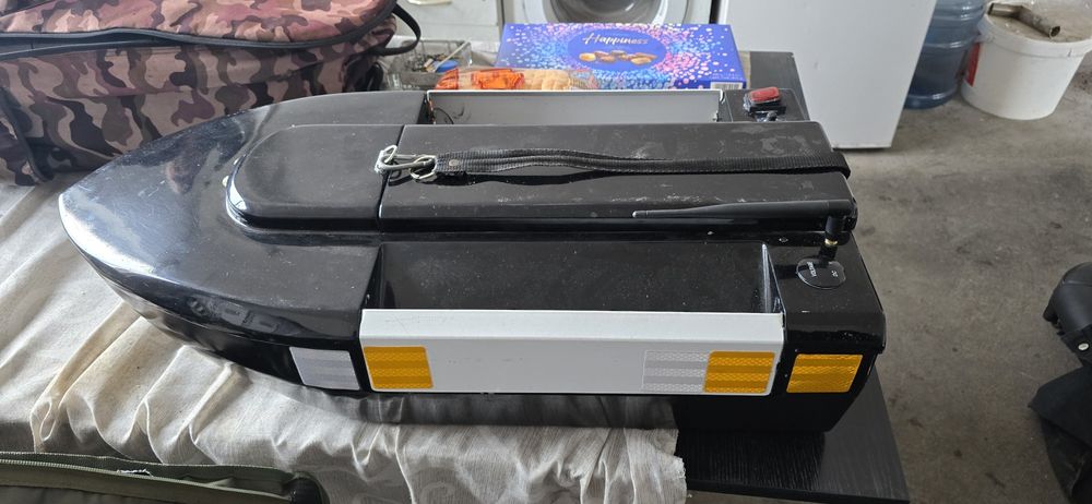 Лодка за захрантка GPS