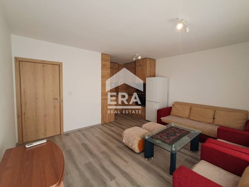 Дава се под наем Двустаен апартамент в Варна, Победа - 73 кв.м за 486 € - Снимка #1