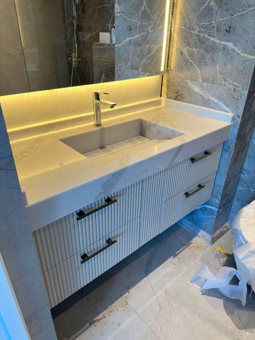 Кварц,акрил,мрамор,гранит,керамогранит