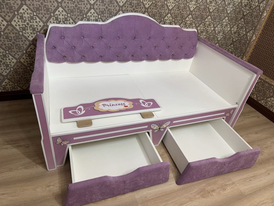Детская кроватка для девочки