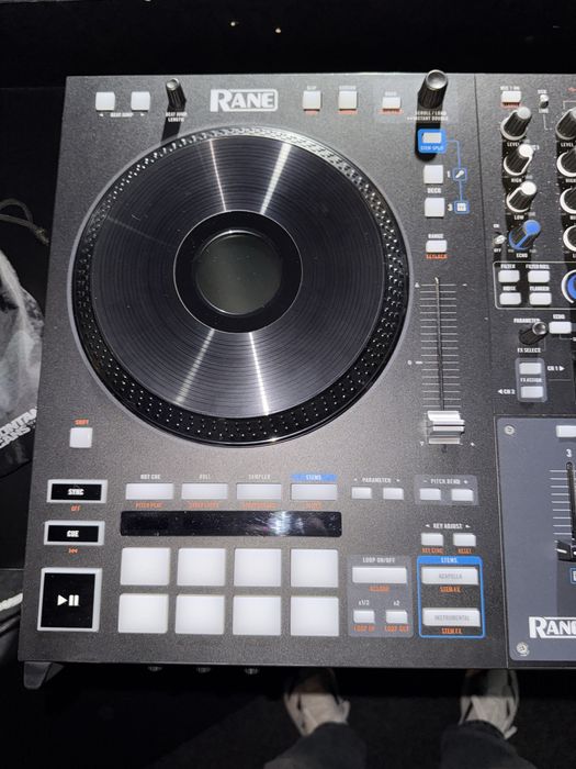 продам dj контроллер Rane four