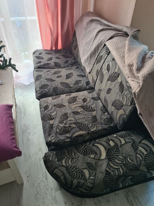 Подарява диван 3ка и 2ка