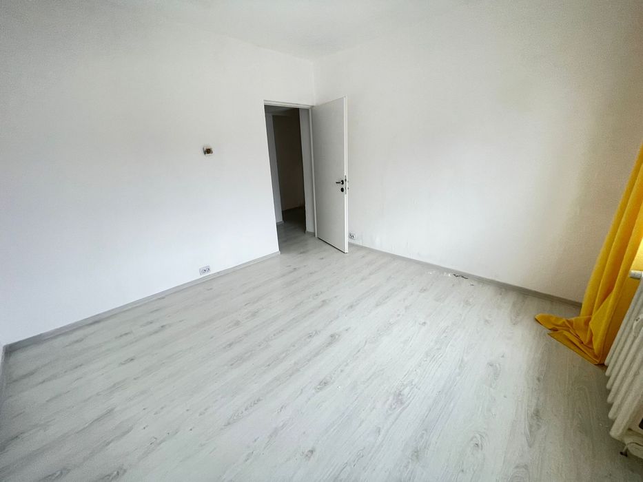 Zona Nord (Selgros) , 2 camere ,etaj 3.