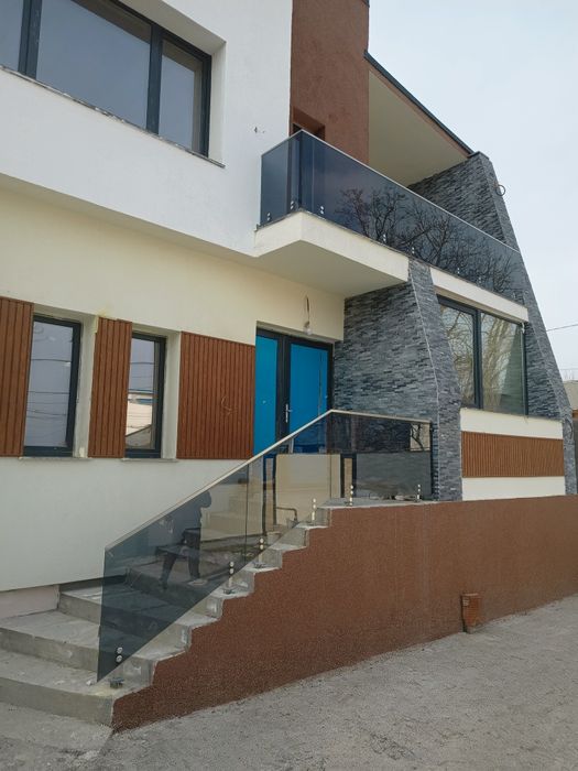 Balustrade din sticlă securizată si inox
