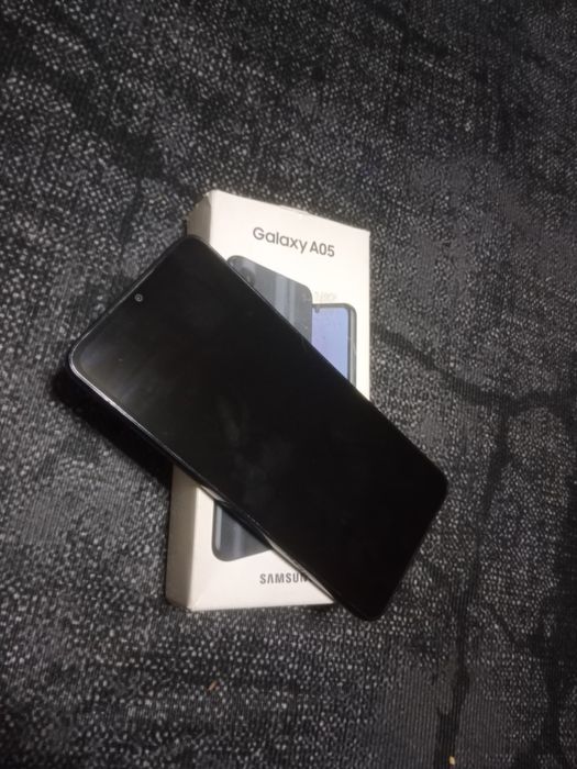 Продам смартфон Samsung A05