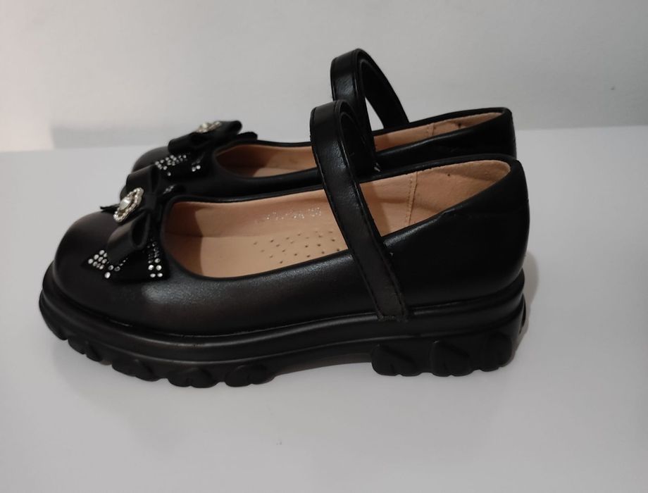 Продам две пары туфель