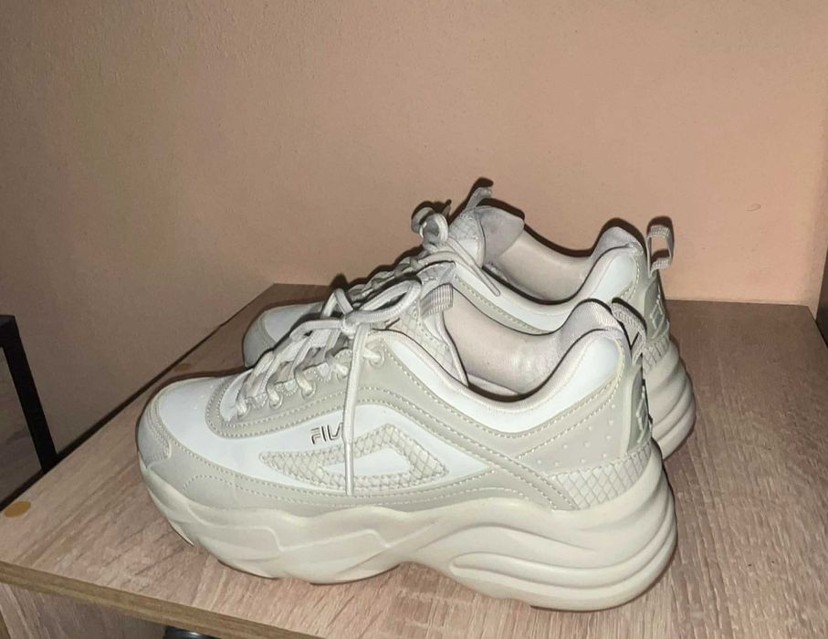 Дамски маратонки Fila, 39 номер