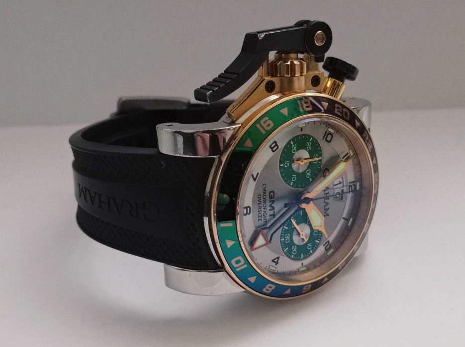 Graham Chronofighter Oversize GMT 47mm 18ct gold/steel