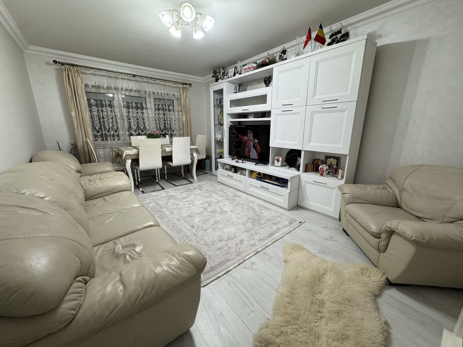 Vand apartament 3 camere Obcini