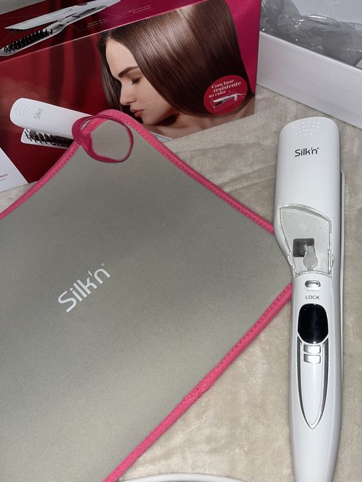 Perie de indreptat parul cu aburi Silk’n