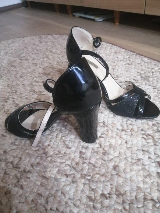 Sandale pentru femei