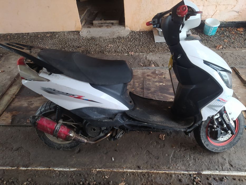 Скутер м8 150 кубов