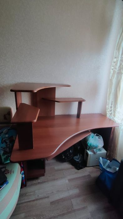 Стол компьютерный