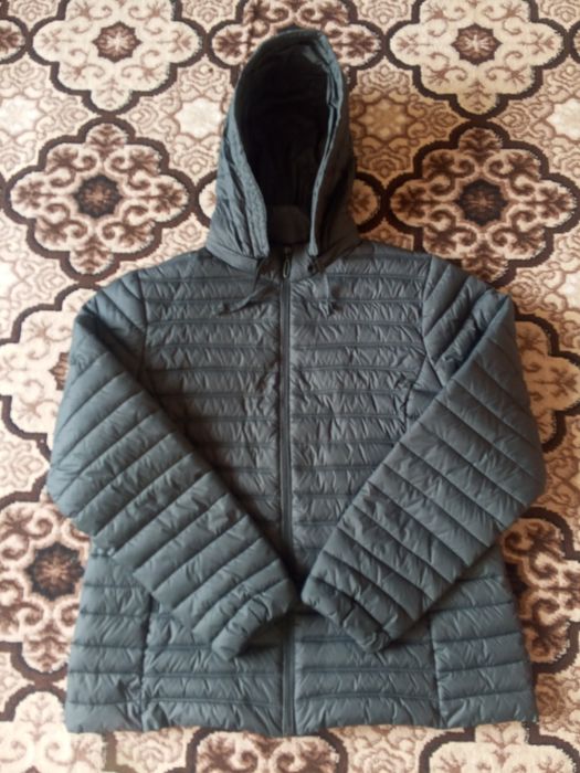 Куртка Сотилади холати янги