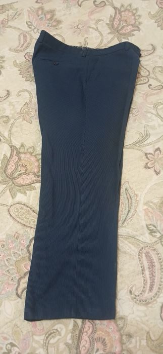 Продаются  брюки  и джинсы б/у, теплые кофты