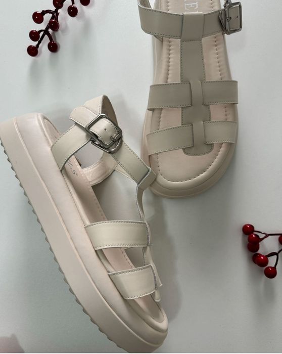 Продаю босоножки 40 размер