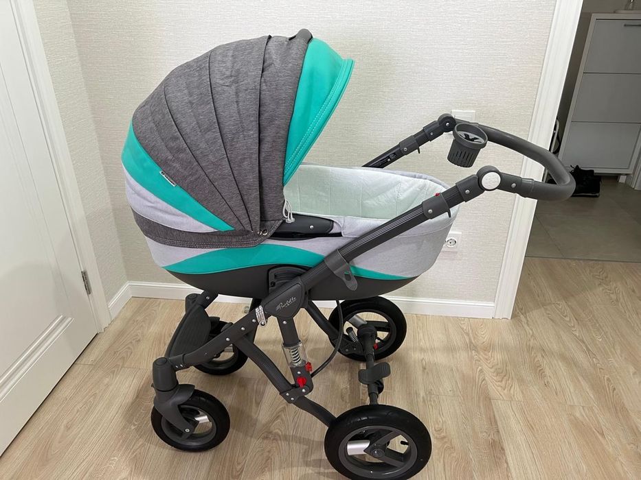 Детская коляска 3в1