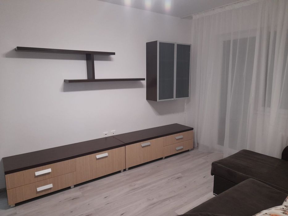 Inchiriez apartament cu doua camere Vlaicu