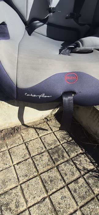 Продавам столче Caterpilar за дете 9-36кг за автомобил.