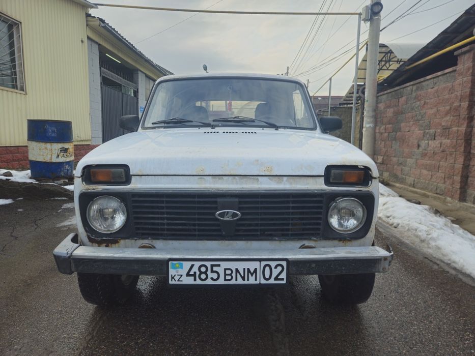 Продам ниву 2121