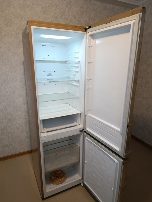Холодильник LG продам