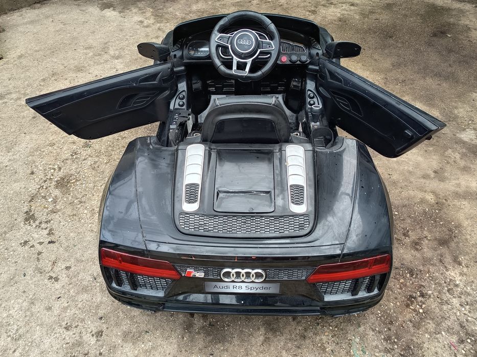 Детска кола Audi R8