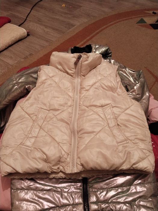Продам детские куртки