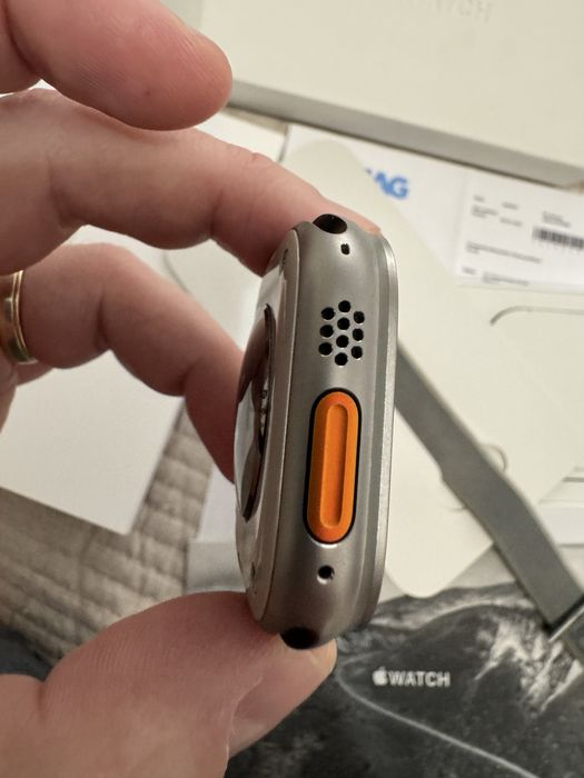 Apple watch ultra 2 , GPS, Cellular , titanium 49 mm ,