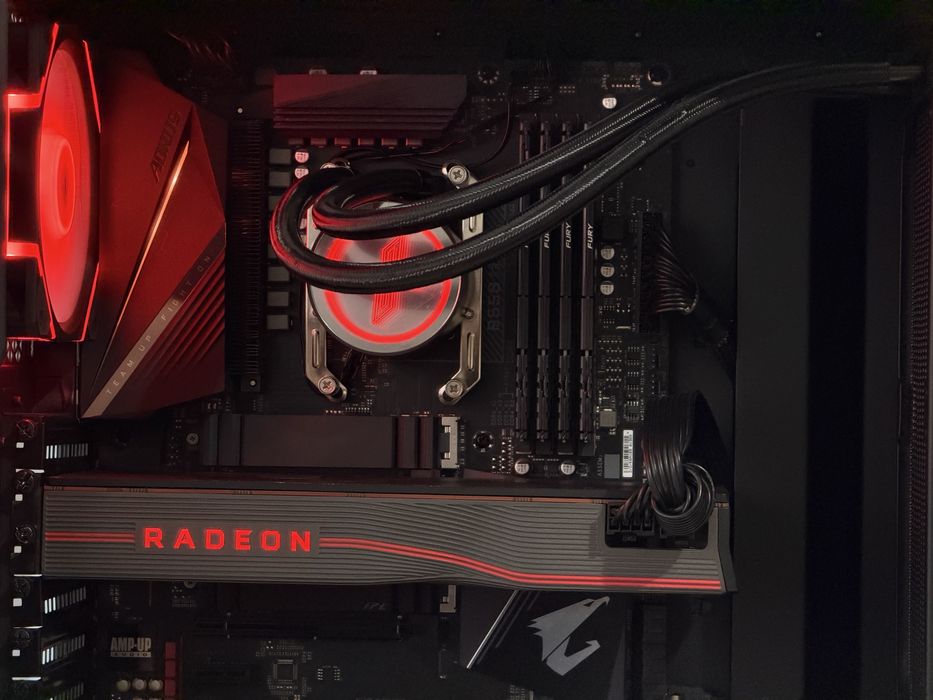 Геймърски компютър Ryzen 5 5600x, RX5700XT, 32GB, водно охлаждане