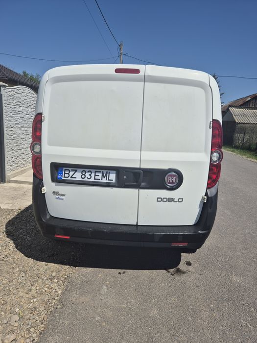 Vând Fiat doblo , an 2013