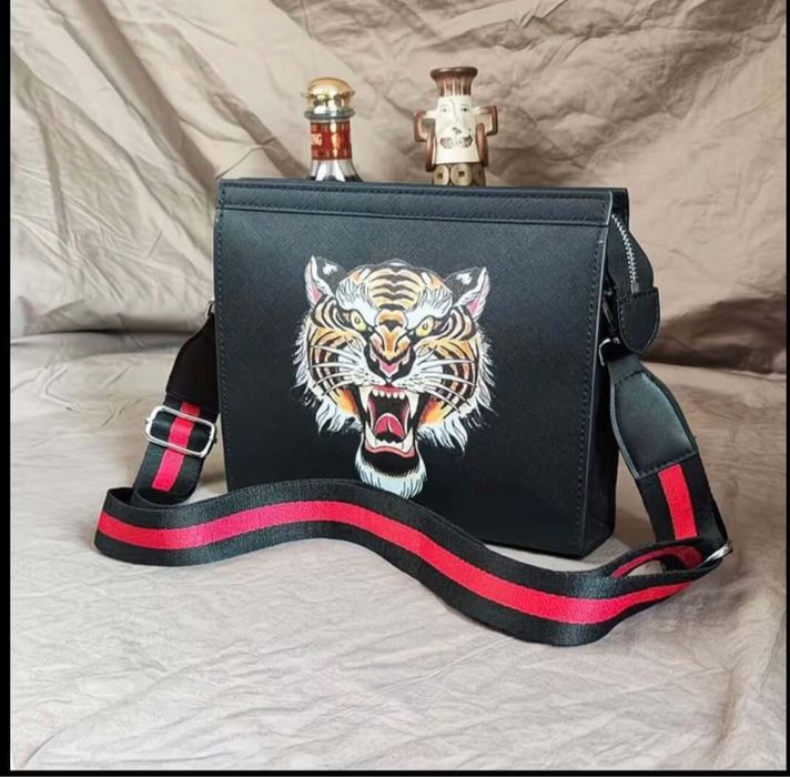 продаются новые барсетки