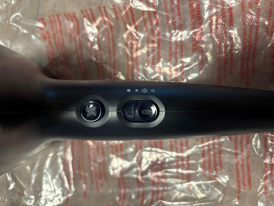 Vând uscător de păr Philips Series 3000