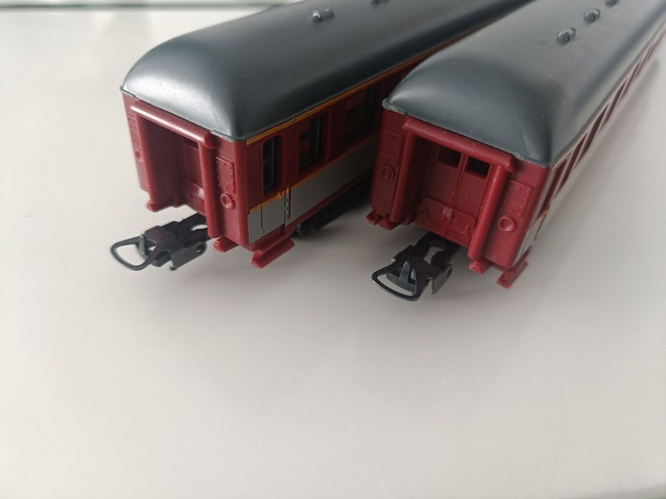Macheta vagoane trenuleț electric