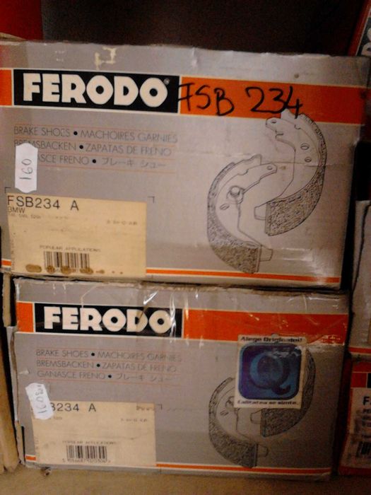 Pachet 2 seturi placute + 2 saboti frana pt. BMW  3, 5, 6, 7, Z1, Z3