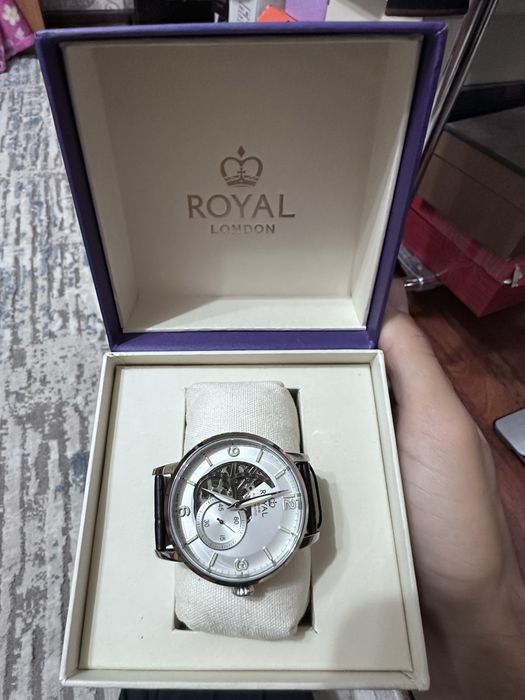 Часы Royal London