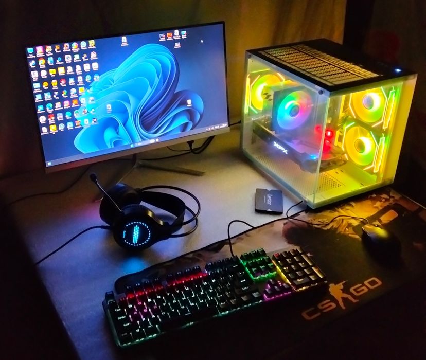Manitor 180Hz RX 8 GB  I5 11400 Lexar 2x8 16 GB
