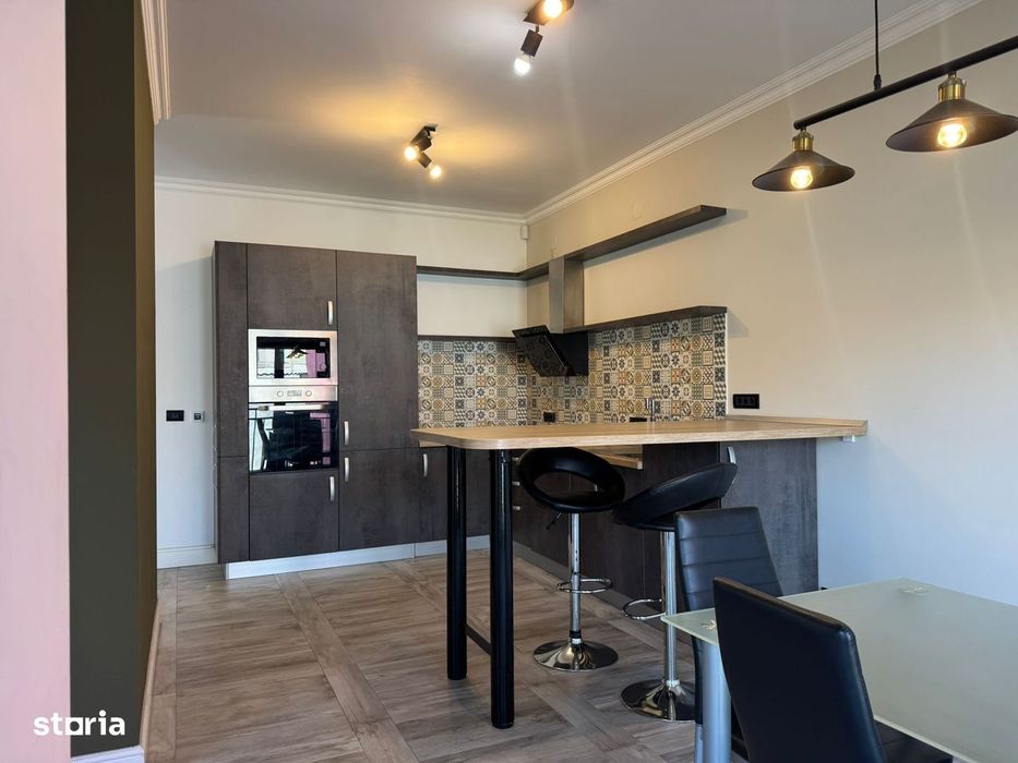 Vilă modernă în Centru cu 2 apartamente independente