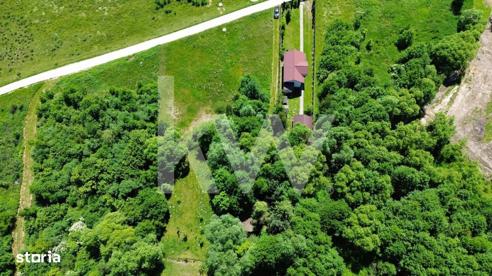 Teren intravilan 1173 mp cu utilitati si cabana in Predelut, Bran –
