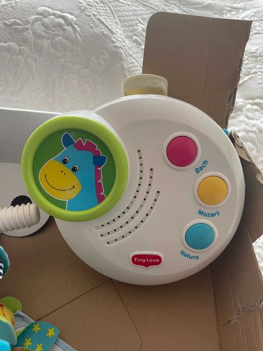 Бебешка музикална играчка за легло Tiny Love