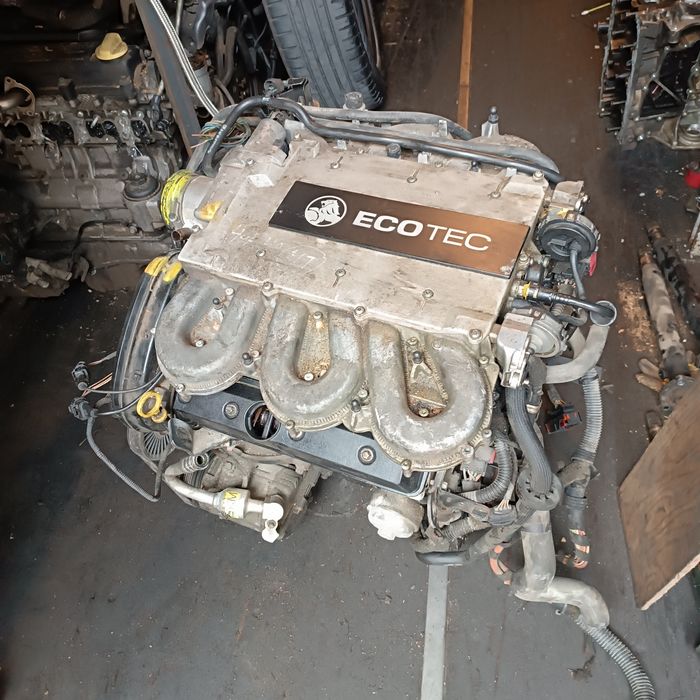 Двс мотор двигатель Z32SE на Opel