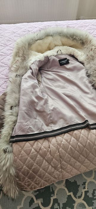 Продам парку, размер 44