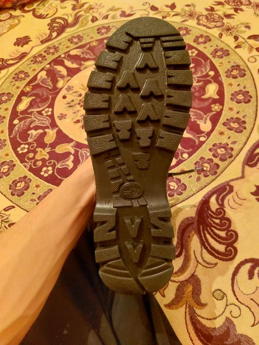 Военные берци  жана безон