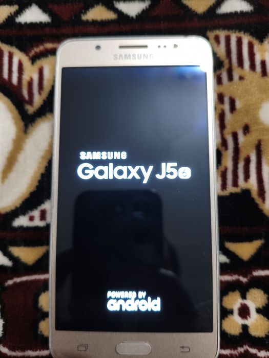 Продам Samsung J5 2016.