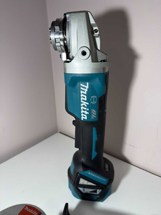 Polizor unghiular cu prindere X-Lock Makita DGA519