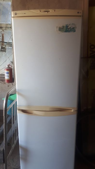 Холдильник LG двухкамерный